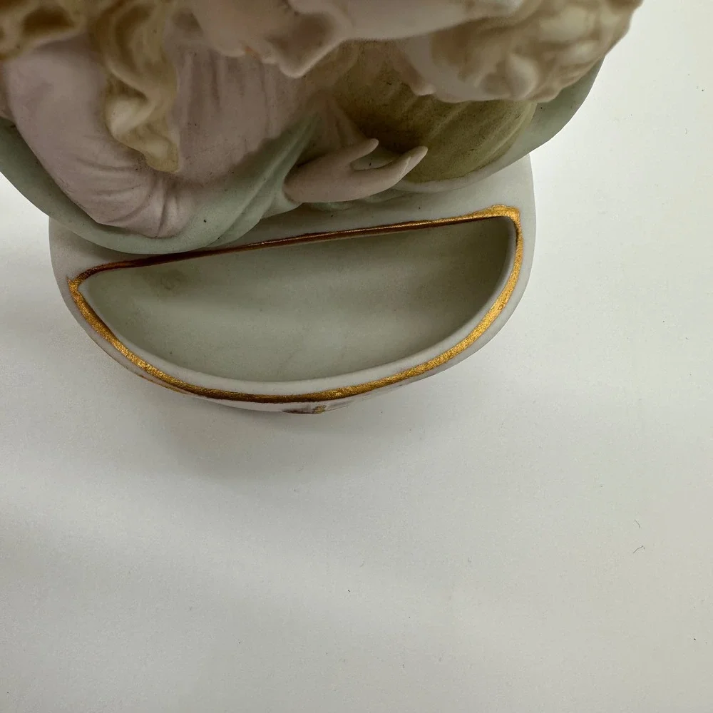 VTG Napco F1532 Ceramic Madonna and Child Wall Pocket Planter Holy Water Font